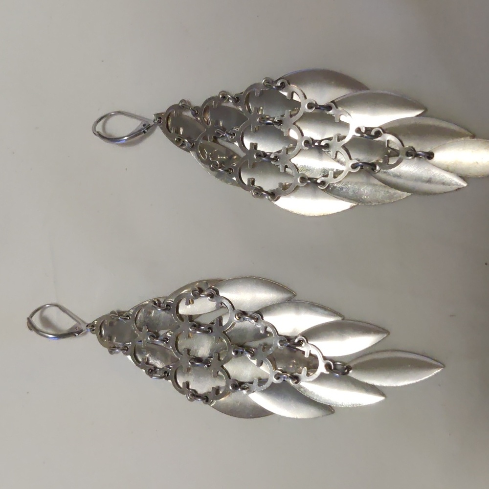 Excellent condition earrings - Picture 2 of 2